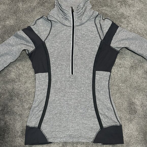Lululemon Run Inspire 1/2 Half Zip Womens Size 6 Gray Black Striped Athleisure - Picture 2 of 16